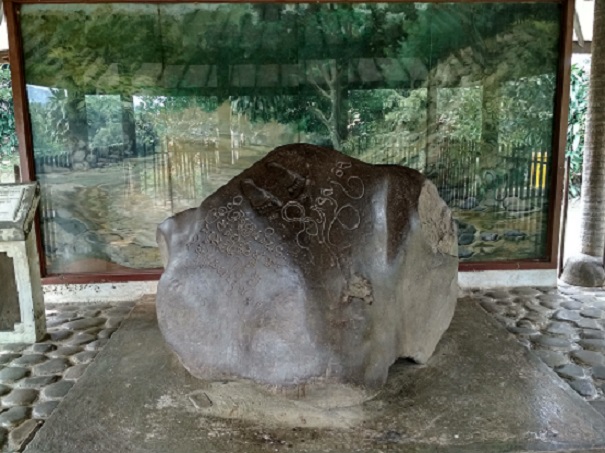 西ジャワ州のBATUTULIS石碑複合体